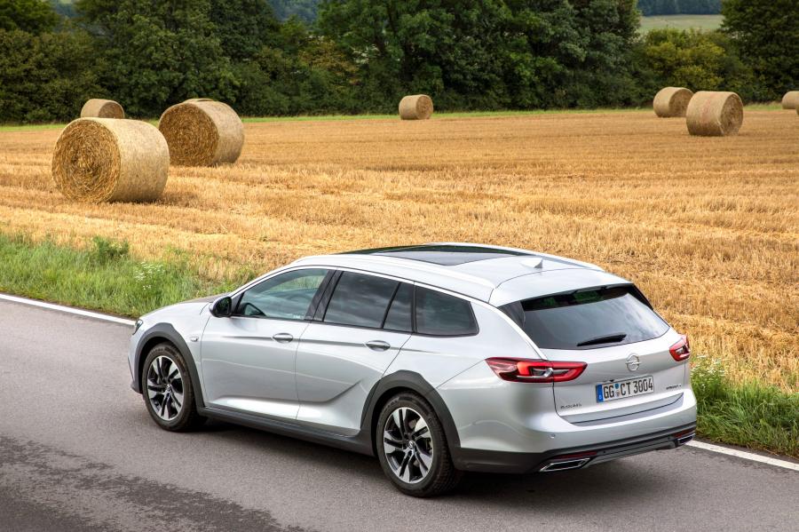  Opel Insignia Country Tourer Turbo 4x4 2017 года  (фото 13 из 44)